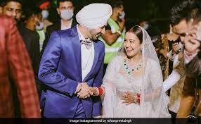She began performing at religious events at the age of four and had participated in the second season of the. Trending New Pics From Neha Kakkar And Rohanpreet Singh S Wedding Reception