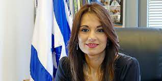 Jun 13, 2021 · יפעת שאשא ביטון תהיה שרת החינוך וההשכלה הגבוהה והמשלימה, ויועז הנדל יקבל את משרד התקשורת. ××¤×¢×ª ×©××©× ×'×××× ××× ×¡××'×¨×