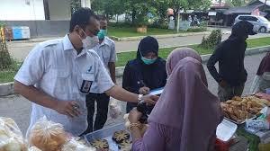 Melihat yang akan di pump cukong : Cek Jualan Warga Bpom Hsu Uji Makanan Yang Dijual Pedagang Ramadhan Di Paringin Bebas Baru