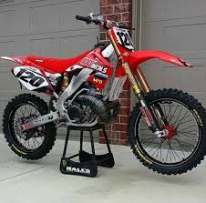 Pin By Tony Lorenzo On Desert Iron Dogs Motorcross Bike Cool Dirt Bikes Honda Dirt Bike