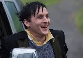 Gotham Star Talks Of Penguin's Debt To Jim Gordon, Bond With Mom Carol Kane