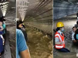 河南工业大学 郑大科技园 郑州大学 梧桐街 兰寨 铁炉 市民中心 西流湖 西三环 秦岭路 五一公园 碧沙岗 绿城广场 医学院 郑州火车站 二七广场 人民路 紫荆山 燕庄 民航路 会展中心 黄河南路 农业南路 东风南路 郑州东 博学路. Lu Pxlybpnfn4m