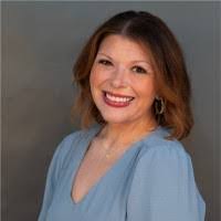 Becca Thomson's Instagram, Twitter & Facebook