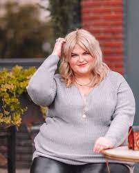 20 best hairstyles for fat women hair styles. 50 Adorable Hairstyles For Round Faces Cheeky Locks