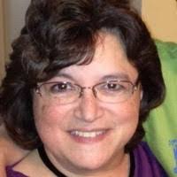 Paula Metz's Instagram, Twitter & Facebook