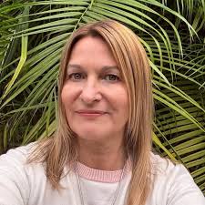 Most of us suck at meditation, it's normal for your brain to wander. Much  of it is about training your brain to come back to neutral. It's a practice  because it takes