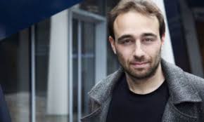 Cientista político Yascha Mounk fala sobre as ameaças autoritárias