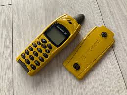 Ericsson R310s Yellow ...