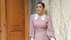 Nggak lepas dari perhatian, maia estianty dan mulan jameela hadir dalam acara lamaran atta halilintar dan aurel hermansyah tersebut. Maia Estianty Feminine In Printed Dresses Time International