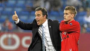 Martín lasarte se sumó a la lista de valoraciones sobre la reciente salida de arturo vidal y luis arsenio iglesias y lasarte se reencuentran en a coruña y recuerdan con nostalgia los años que. Barcelona Lasarte Griezmann Has Become A Scapegoat At Barcelona Marca In English