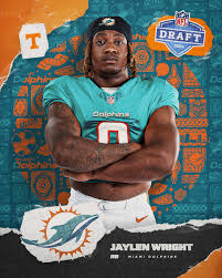 Tennessee Football - Adding some aqua to the orange 🌊 Jaylen Wright |  #NFLVols | #GBO 🍊 | Facebook