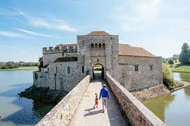 The combination of a beautiful setting and a superlative historic treasure of a castle makes for an unforgettable day out. Leeds Castle Canterbury Dover Castle Avex Services
