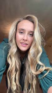 Rebecca Agnes's Instagram, Twitter & Facebook