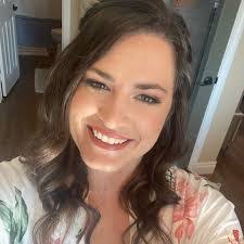 Karina Reynolds's Instagram, Twitter & Facebook