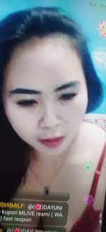 Tante dayuni pamer bulu ketiak. Dayuni Di Twitter