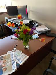 Florist — west des moines, polk county, iowa, united states, found 8 companies. Brent Willett On Twitter Flowers Sitting On Danamelcher S Desk Color A Little Outside The Lines Like She Does