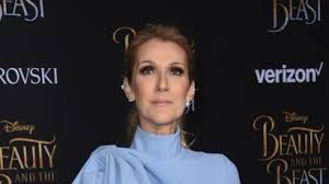 On aurait pu s'attendre à un changement vestimentaire pour la chanteuse céline dion, mais la québécoise a plutôt opté pour une nouvelle coupe de cheveux. Edf5j60pz Nlam