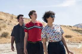 In arrested development season 5, the bluths can't get over their baggage. Self Deportation Arrested Development Wiki Fandom