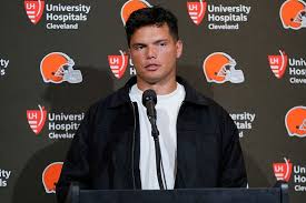 Dillon Gabriel clarifies Shedeur Sanders "shot" and dispels any Browns  locker room drama | Marca
