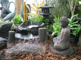 Kleiner Japanischer Garten 100 Ideen Um Im Freien Ein Zen Und Eine Moderne Atmosphare Zu Schaffen Dekoration Japanischer Garten Anlegen Kleiner Japanischer Garten Japanischer Garten