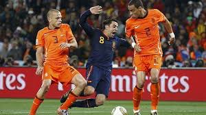 Ver holanda vs españa online gratis. Espana Y Holanda Multadas Por El Numero De Tarjetas En La Final Del Mundial