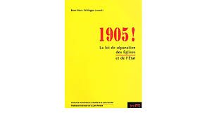 Lorsque la loi de séparation est publiée fin 1905, les journaux locaux l'évoque de manière assez lointaine. 1905 La Loi De Separation Des Eglises Et De L Etat Schiappa Jean Marc Collectif Amazon De Bucher