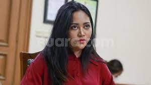Awalnya rachel hanya mengonsumsi obat pelangsing racikan keluarganya ini sendiri. Dinilai Tinggalkan Anak Rachel Vennya Diprotes Asyik Pacaran Di Dubai