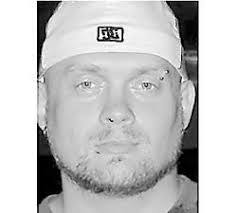 Lee Grimes's Instagram, Twitter & Facebook