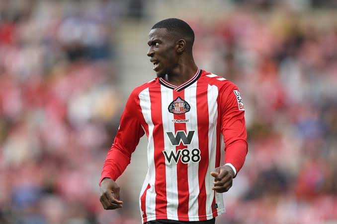 👏 Nordi Mukiele has been nominated for the Premier League Player of  Matchweek Five! Vote here: https://www.premierleague.com/en/news/4419122