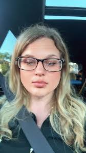 Melanie Barlow's Instagram, Twitter & Facebook