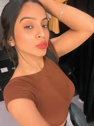 Taking clicks in d gym r my motivation…❤️🔥