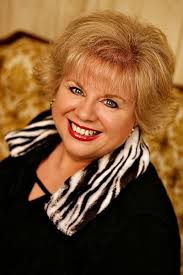 Amazon.com: SHATTERED: GOD HEALS BROKEN HEARTS eBook : Westbrook, Theresa,  Roberts, Tamara, Phillips, Marilyn, Hedgecock, Carolyn, Westbrook, Don:  Tienda Kindle