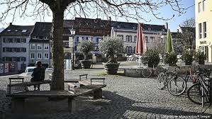 Albania este la 900 de kilometri de. Coronavirus Si In Germania Se Impun RestricÅ£ii De CirculaÅ£ie Germania Dw 20 03 2020