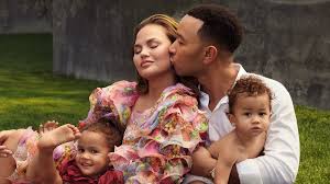 People confirmed in november that chrissy teigen's dad, ron teigen, filed for divorce from her mom, vilailuck teigen. John Legend And Chrissy Teigen On Love And Resistance In The Age Of Trump Vanity Fair