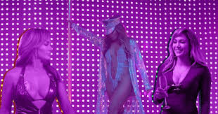 Jennifer lopez performs ramona's opening routine in hustlers. Hustlers Costume Secrets Jennifer Lopez S Mishap And Bonding In The Strip Club Metro News