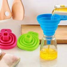 Ce meuble pratique et pas cher se plie à toutes vos envies en allant se nicher près du buffet ou près de vos plaques de cuisson. Entonnoir De Cuisine En Silicone Retractable E Cuisine Fr