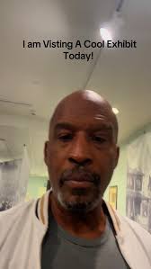 It’s fun getting out when I am performing. This exhibit was  fabulous!!!!#motivation #actorslife #personalpower