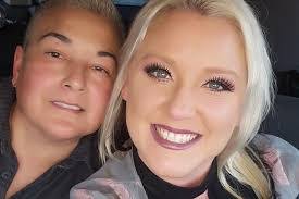 Mandee Brown's Instagram, Twitter & Facebook