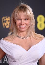 Pamela Anderson, 57, looked incredible at the 78th BAFTAs 🎬