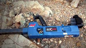This detector offers an entry to minelab's pulse induction (pi) gold technology. Minelab Sdc 2300 Waterproof Gold Metal Detector With 8 Monoloop Searc Detector Power