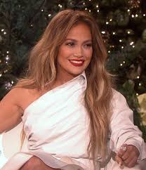 Jennifer Lopez Long Hair With Balayage And Red Lipstick Makeup Look On Ellen Degeneres Jennifer Lopez Hair Jlo Hair Red Lipstick Makeup Looks