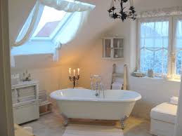Pin Von Tracy Cassidy Auf Indoor Spaces Gardinen Fur Dachfenster Bad Und Schlafzimmer Dachschrage