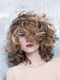 Carre Mi Long Boucle Coupe De Cheveux Coiffure Cheveux Mi Long Cheveux Mi Long