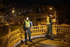 Será desde hoy, viernes 15 de enero, hasta el lunes 18. Hoy 24 De Diciembre Habra Mil 500 Policias Para El Toque De Queda Alerta Paisa