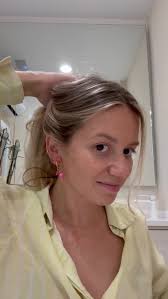 ¡Tenemos nuevas joyas de @loomofficial_com en nuestra farmacia! Ven a  descubrirlas y luce espectacular este verano. ¡A nosotras nos parecen  monísimas! 😍, #joyas #joyasloom #joyasfarmacia #moda