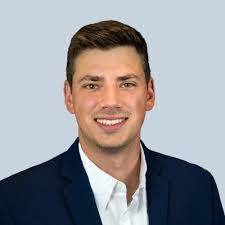 Daryl Dollinger's Instagram, Twitter & Facebook