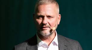 Så svarar Lindvall: "Jag blir ledsen"