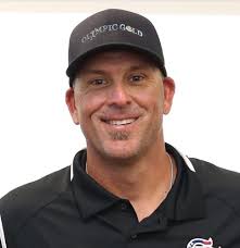 Former MLB star Mientkiewicz stresses respect, confidence to students