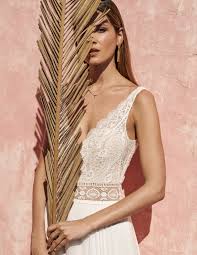 Die brautkleider von marylise werden von einem vierköpfigen designer team mit leidenschaft in belgien entworfen und mit viel liebe in handarbeit in portugal produziert. Every Day Sunshine Dress Marylise Bridal From 2020 Collection