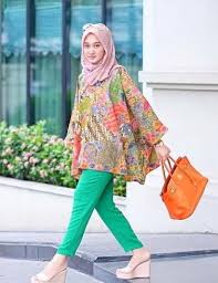 Menyulap jarik gendong jadi batik lawasan batik lawasan dengan warna pudar kembali disukai. 150 Model Baju Batik Wanita Modern Terbaru 2020